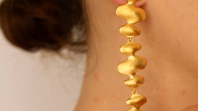 video-1175447953