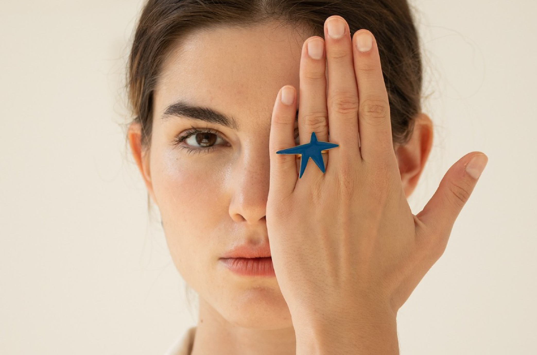 ANELLS ORIGINALS DE DISSENY: EL COMPLEMENT PERFECTE PER A DESTACAR