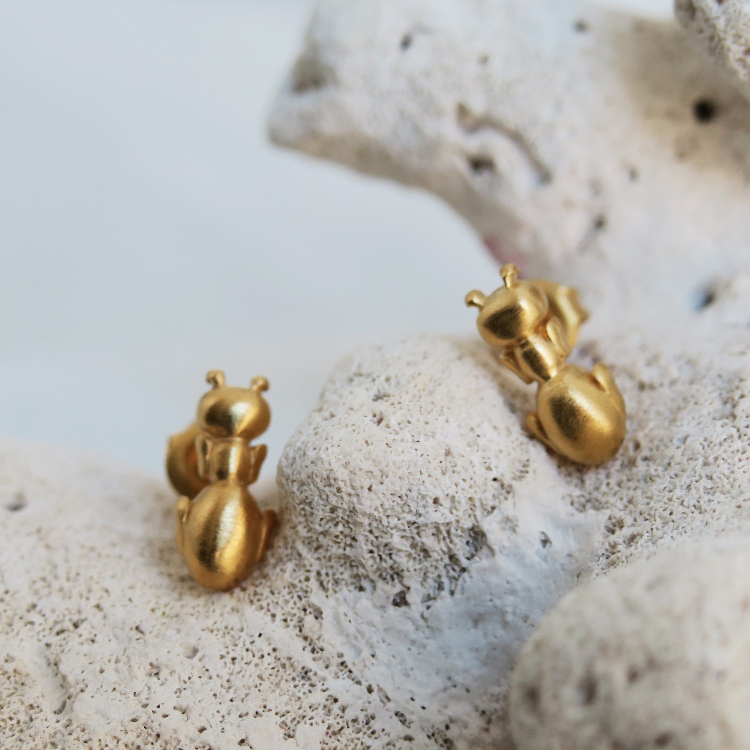 PENDIENTES DORADOS DALÍ, JEWELRY BY JOIDART, HORMIGA 2
