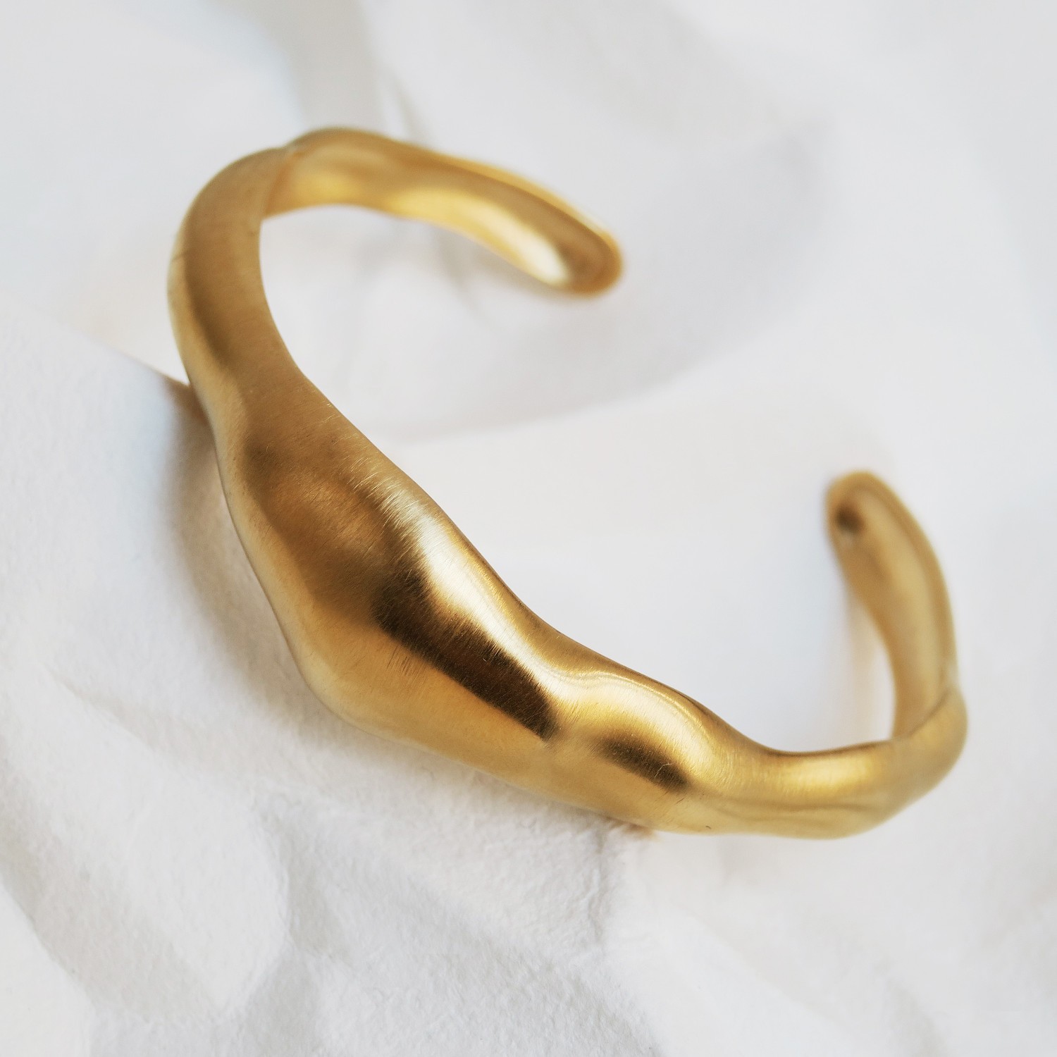 PULSERA DORADA DALÍ, JEWELRY BY JOIDART, FORMAS BLANDAS 3