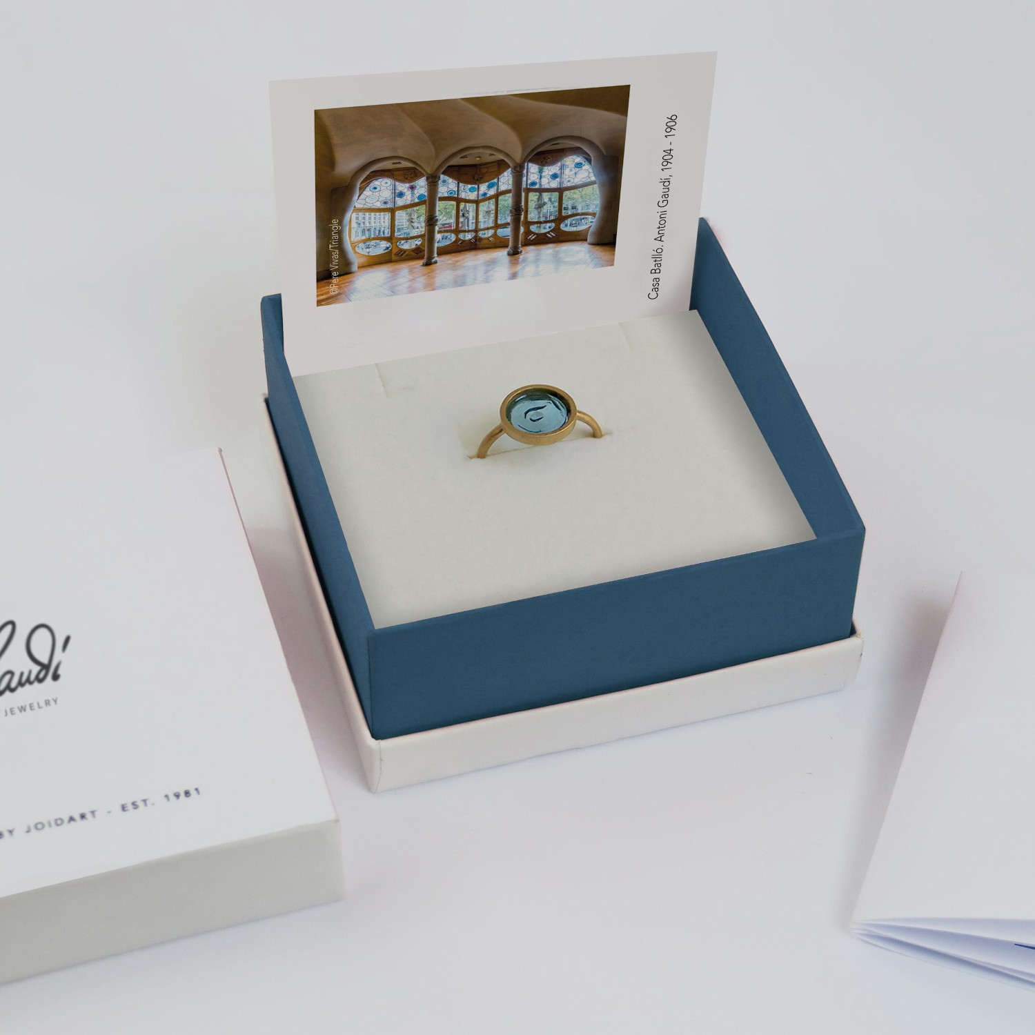 ANILLO DORADO GAUDÍ JEWELRY CASA BATLLÓ AZUL 