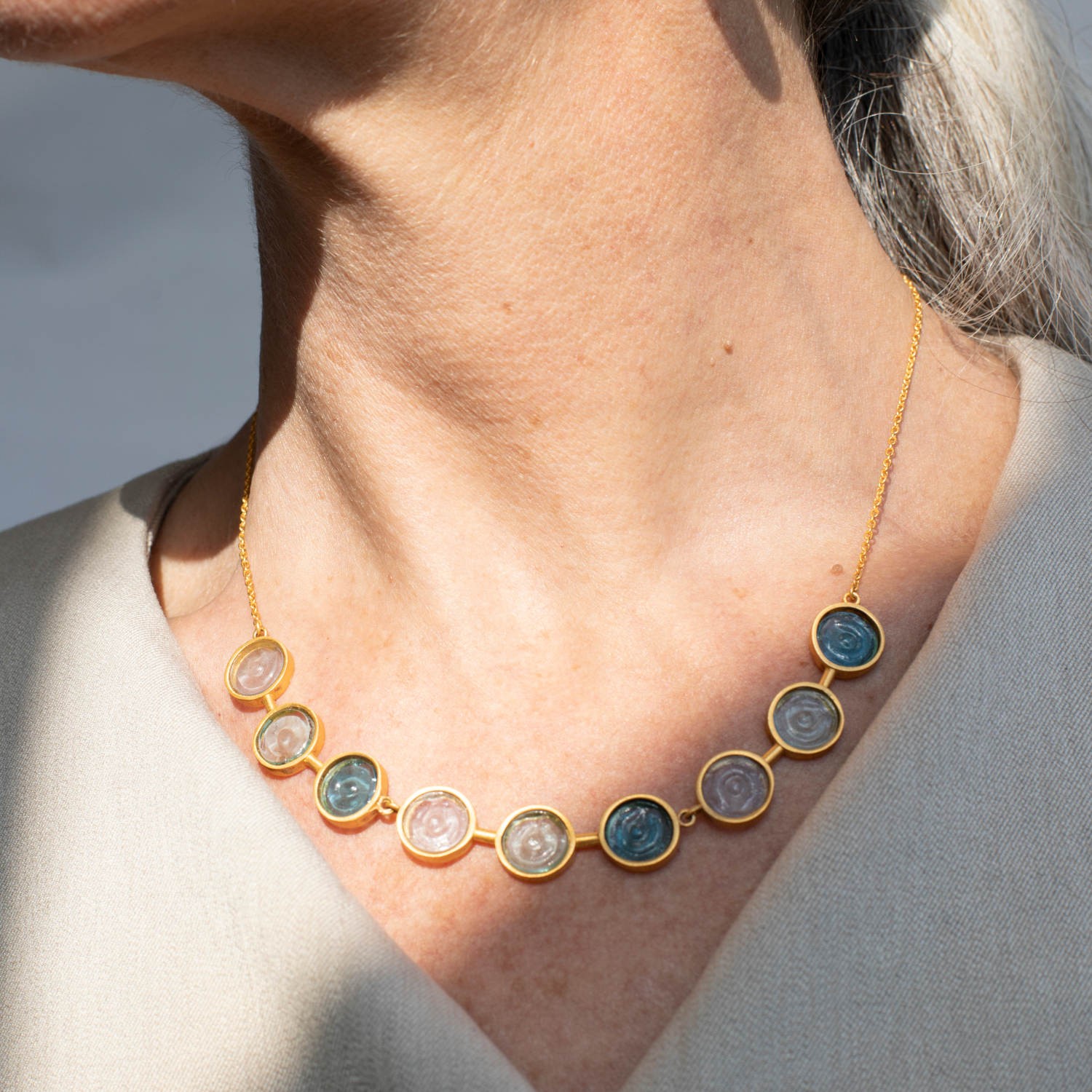 GARGANTILLA DORADA GAUDÍ JEWELRY AZULES 1
