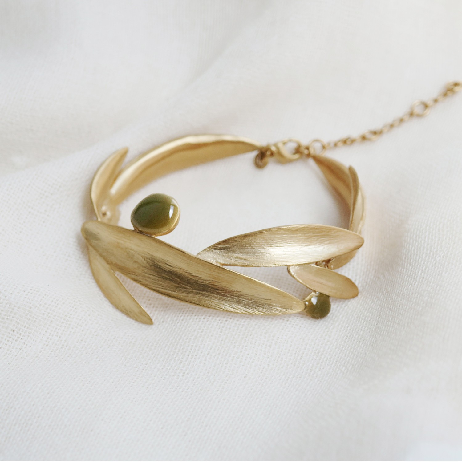 PULSERA DORADA OLIVIA 2