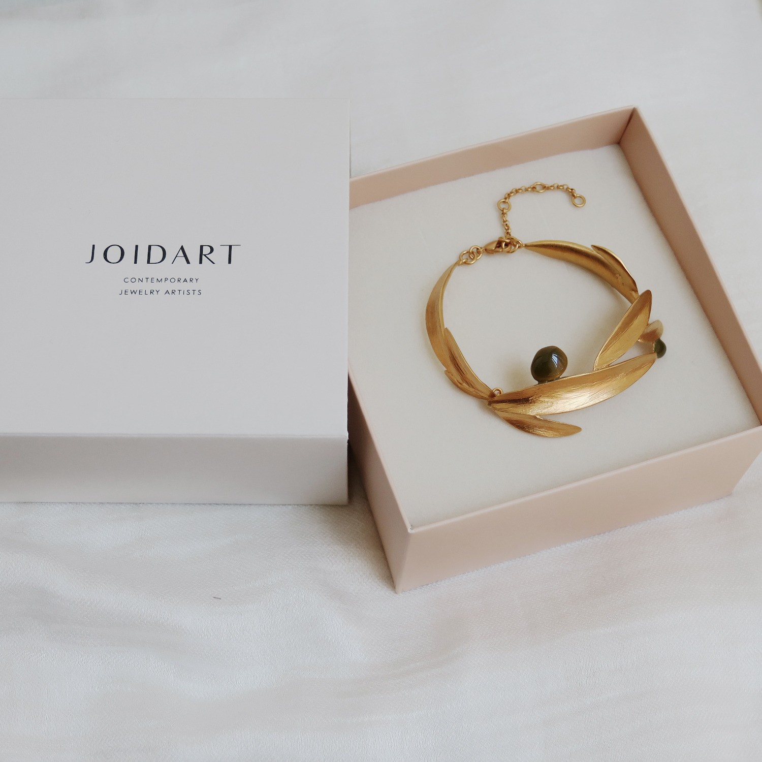 PULSERA DORADA OLIVIA 3