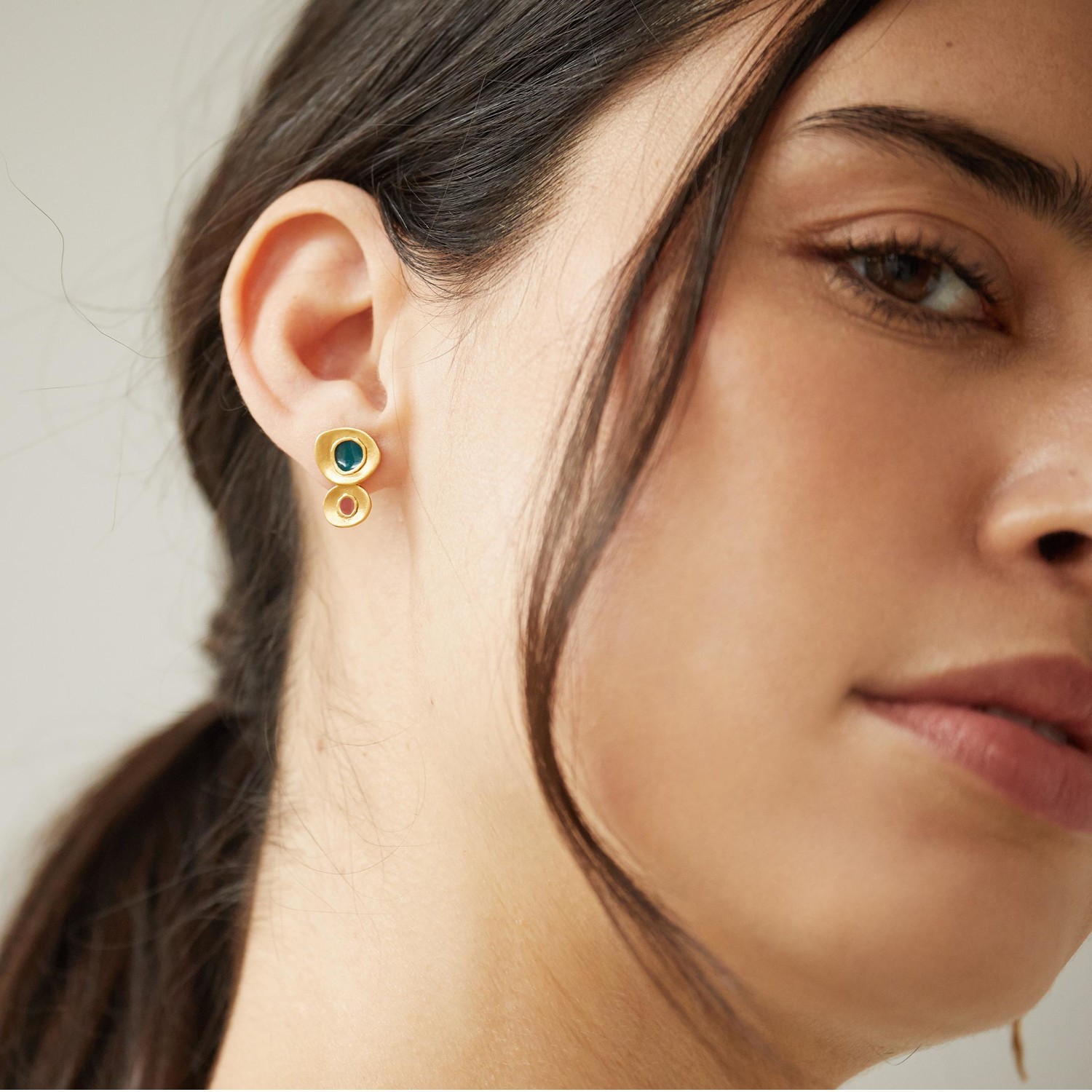 PENDIENTES DORADOS FAVORITA COLORS PEQUEÑOS