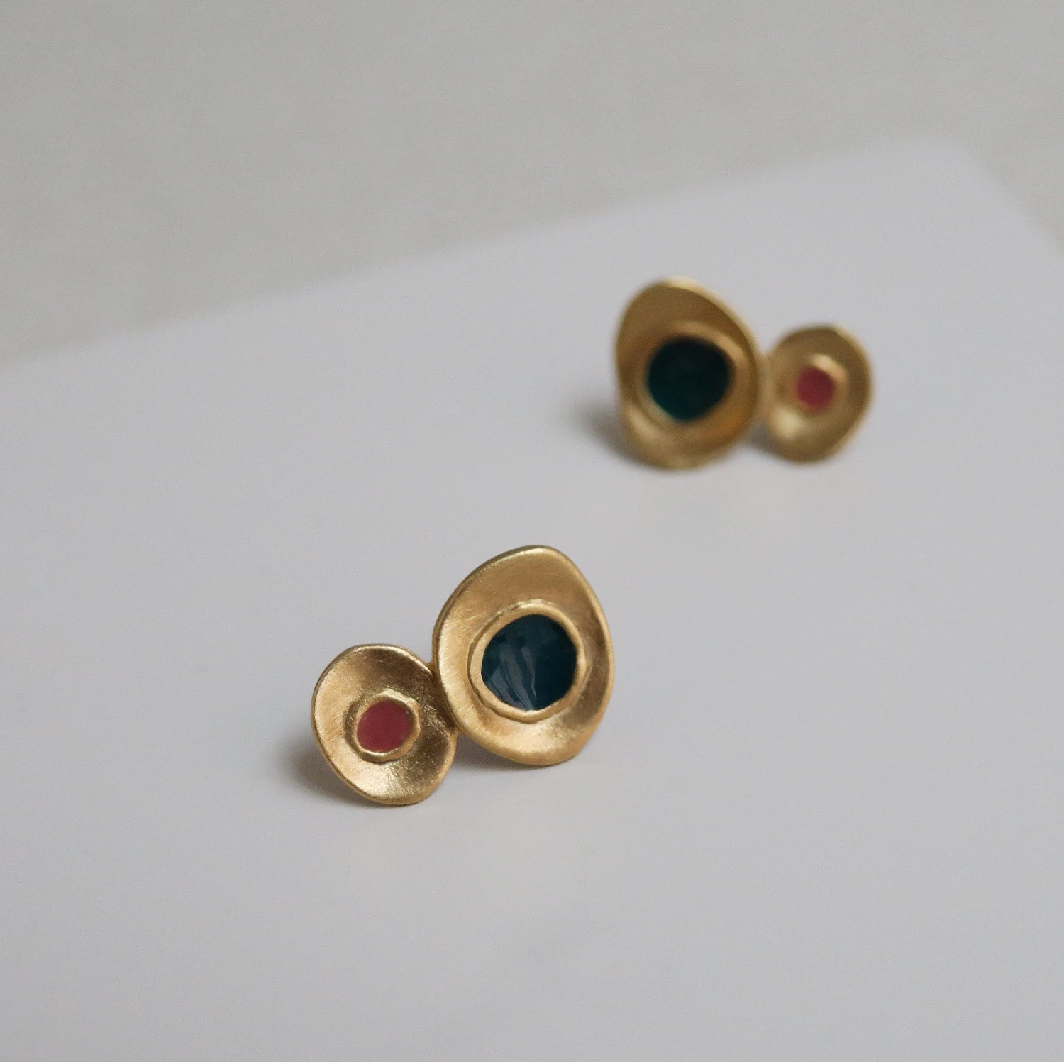 PENDIENTES DORADOS FAVORITA COLORS PEQUEÑOS