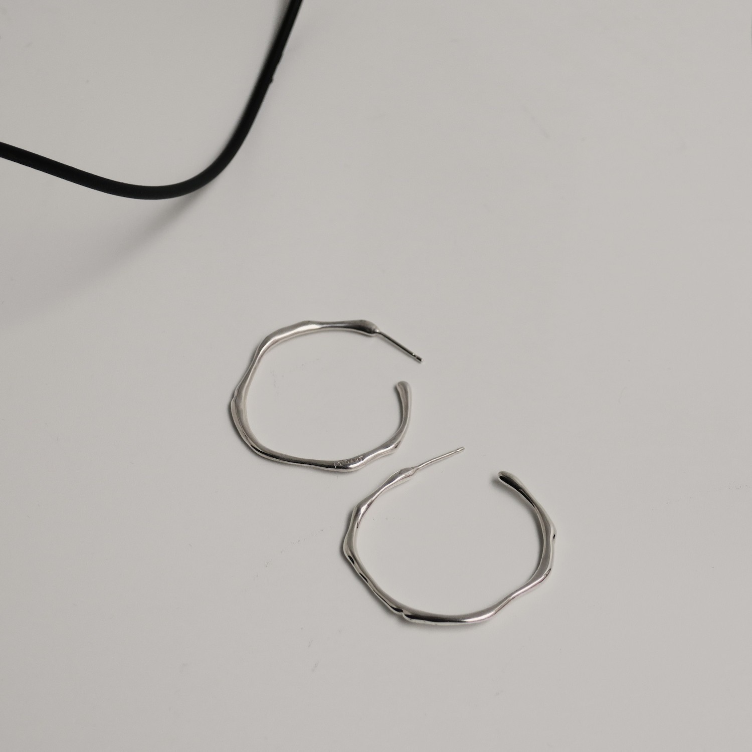 AROS EN PLATA CLARA GRANDES