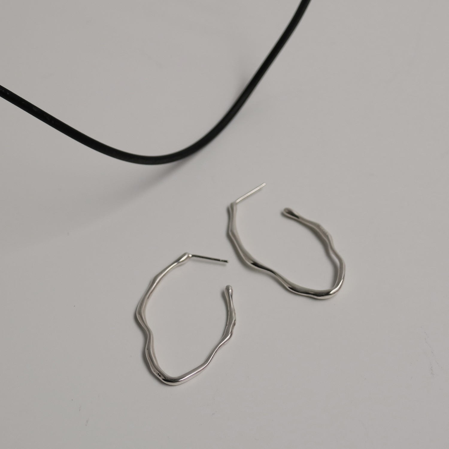 AROS PLATEADOS MEDIANOS OVALADOS CLARA 4