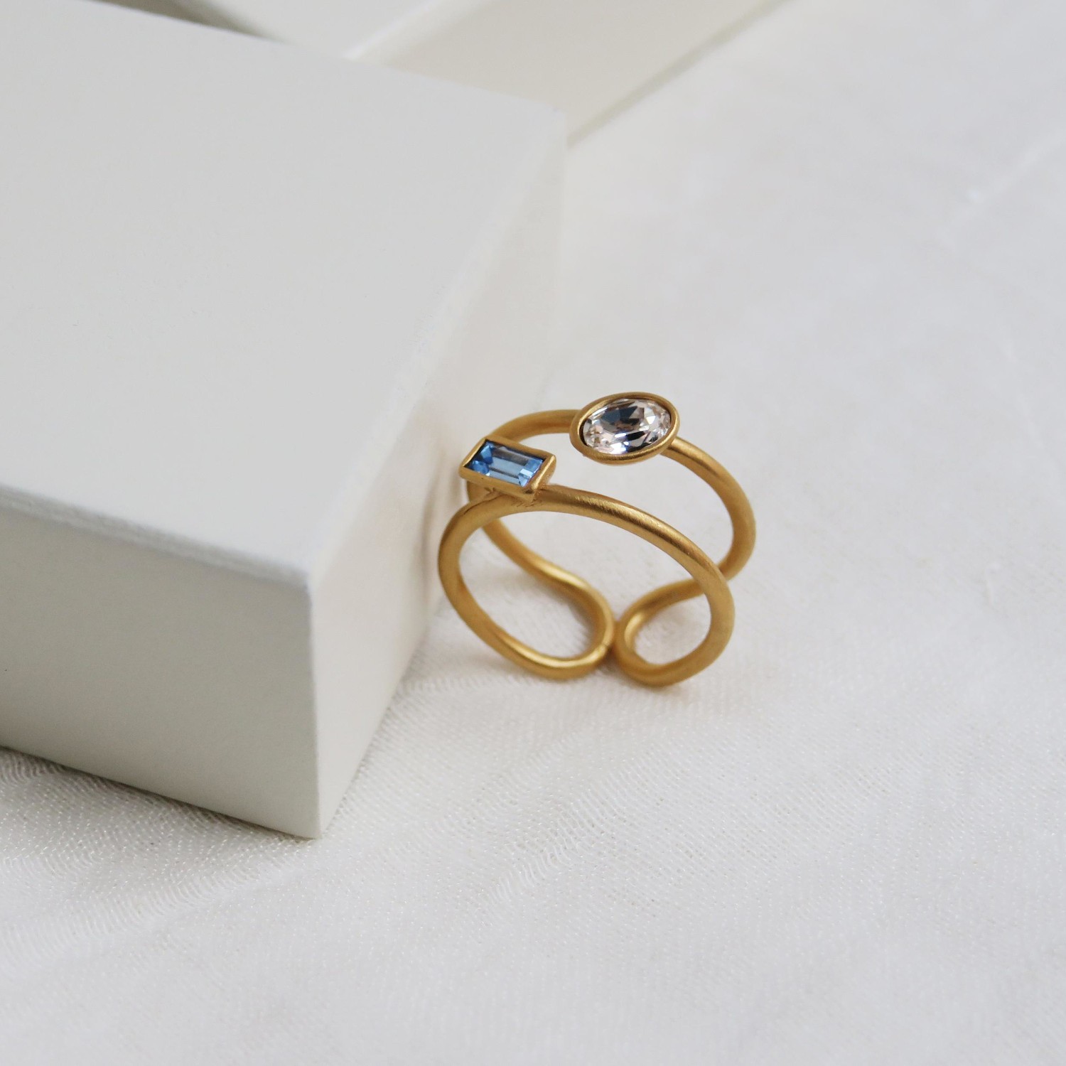 BAGUE DORÉE MEDES 3