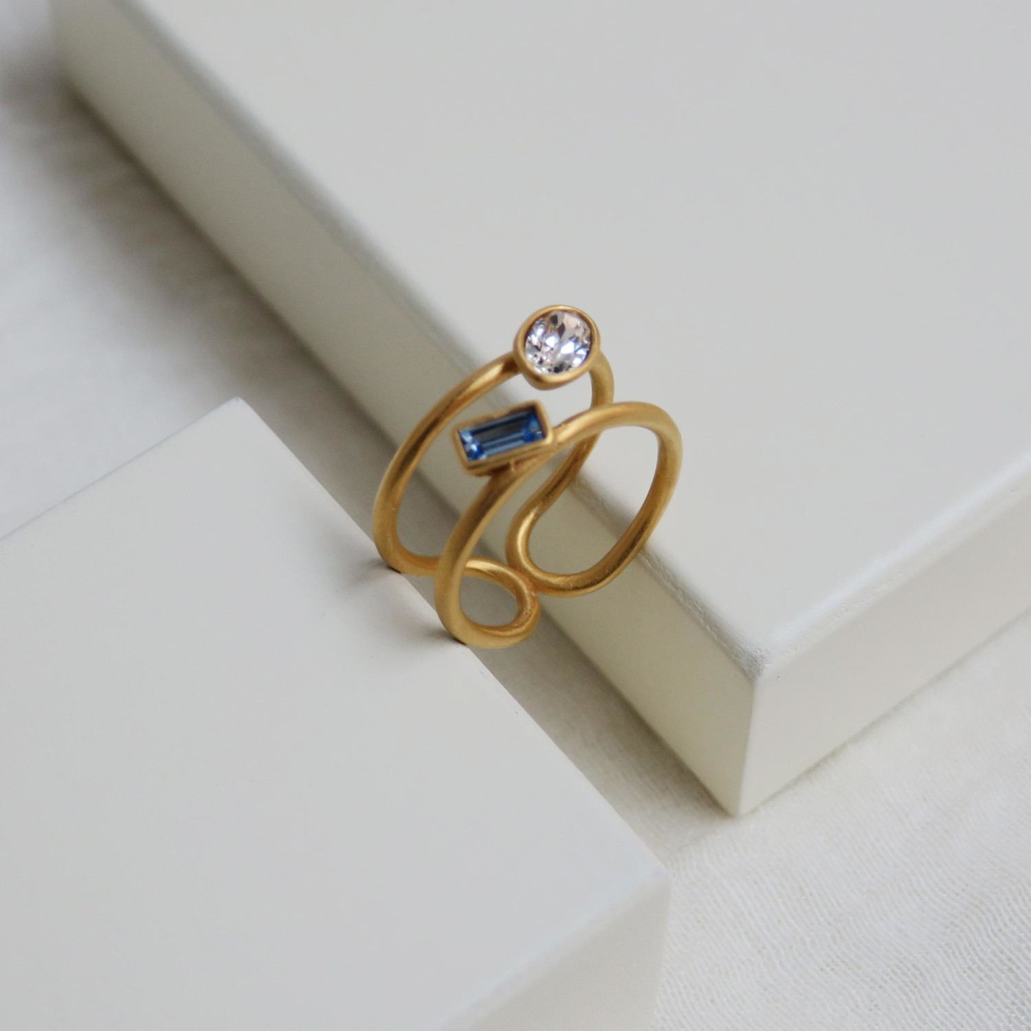 BAGUE DORÉE MEDES 2