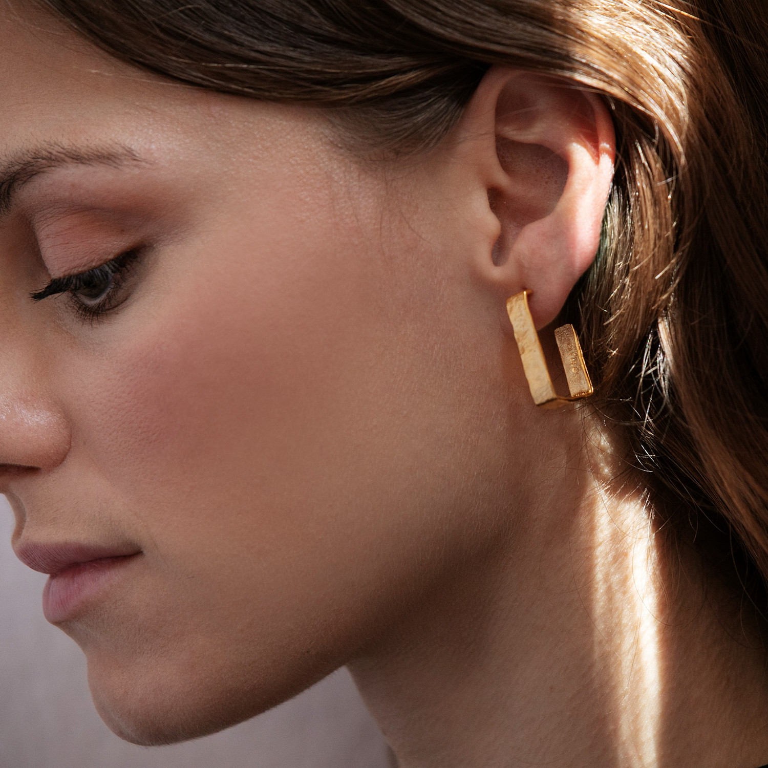 PENDIENTES DORADOS GRANDES LIGNIS ANCHOS