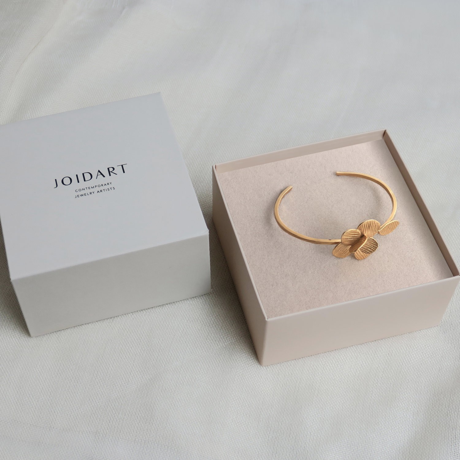 PULSERA  DORADA PAMPALONIA