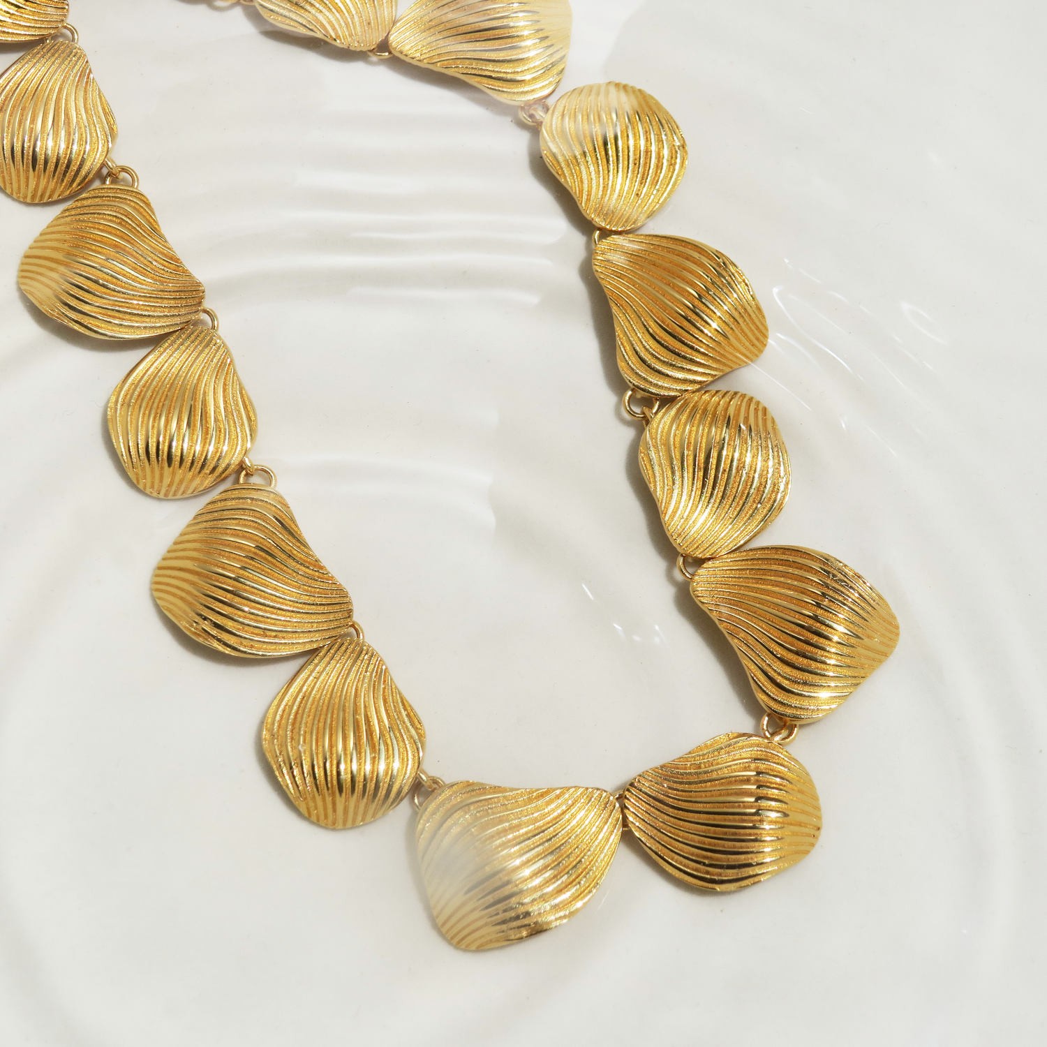 COLLAR DORADO ONARIA