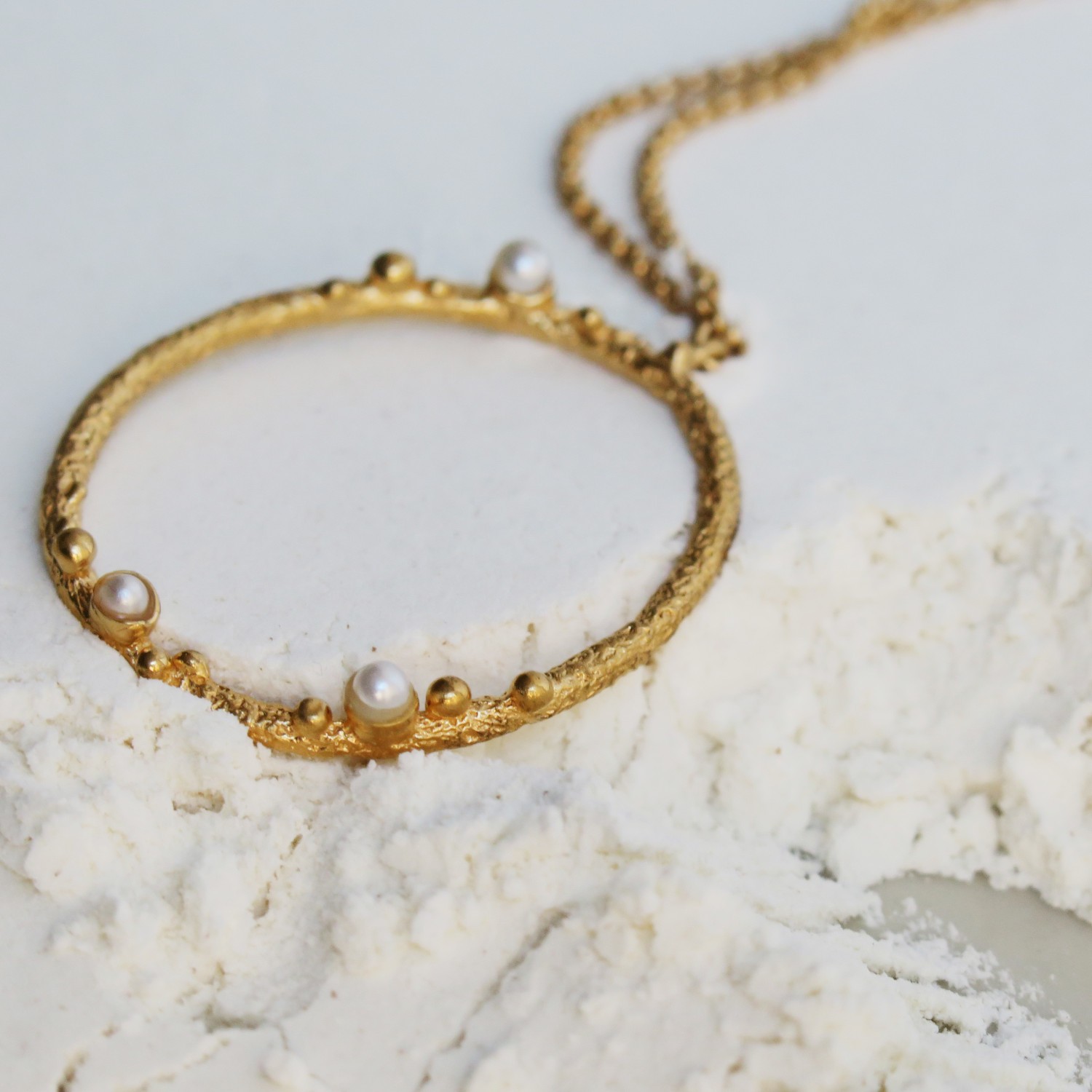 COLLAR CIRCULAR DORADO GUSPIRA 4