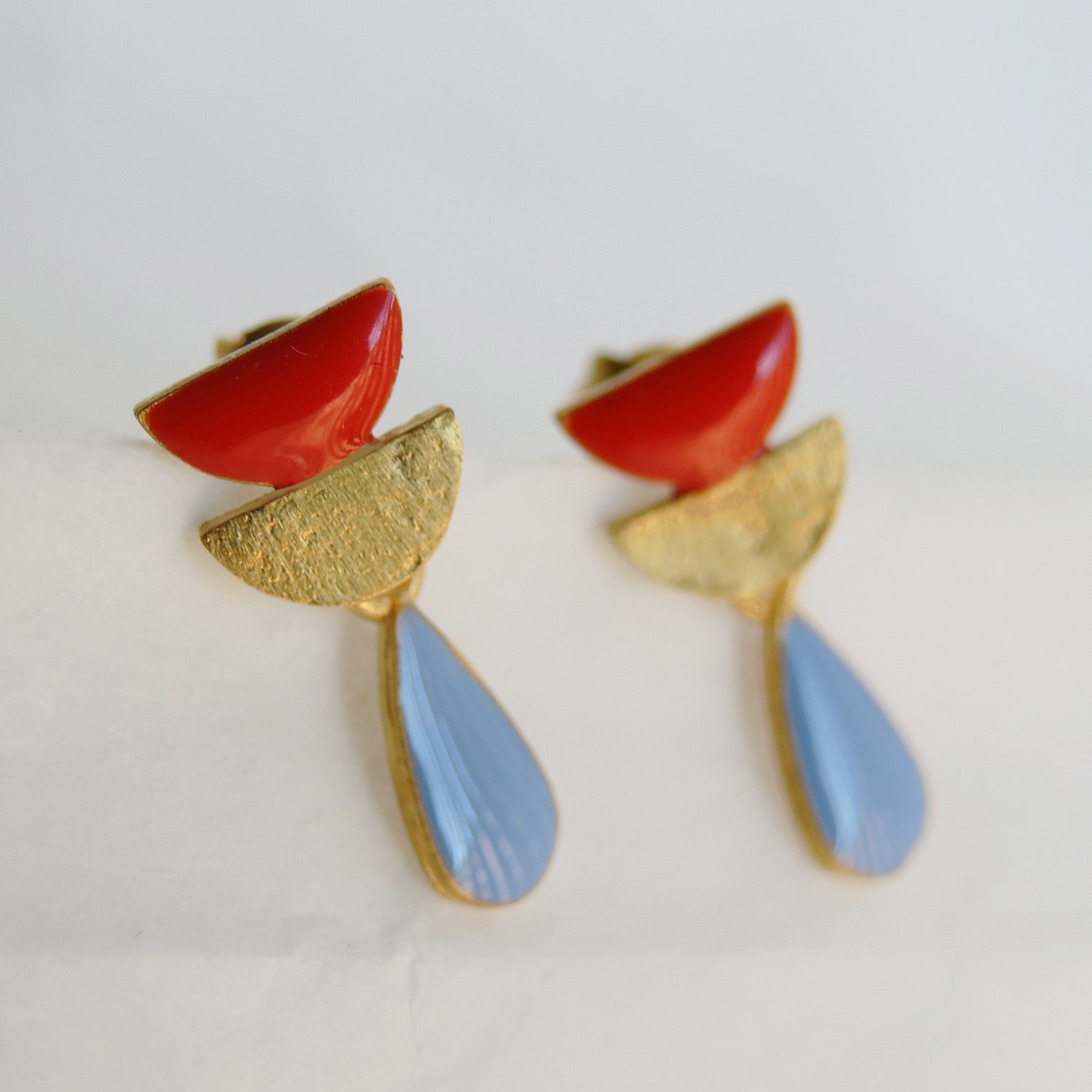 BOUCLES D'OREILLES ROUGE ET GOUTTE BLEUE SOMNI
