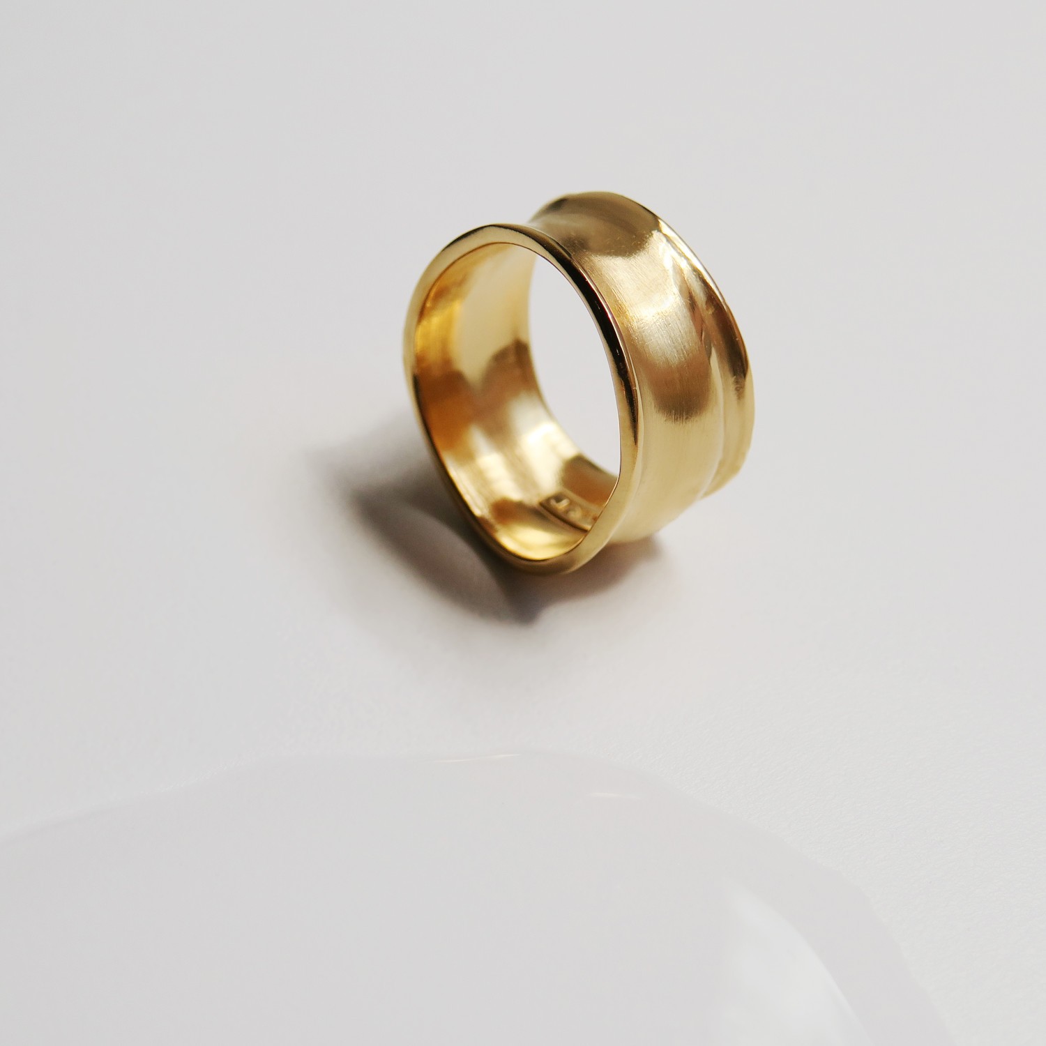 ANILLO DORADO CALA 3
