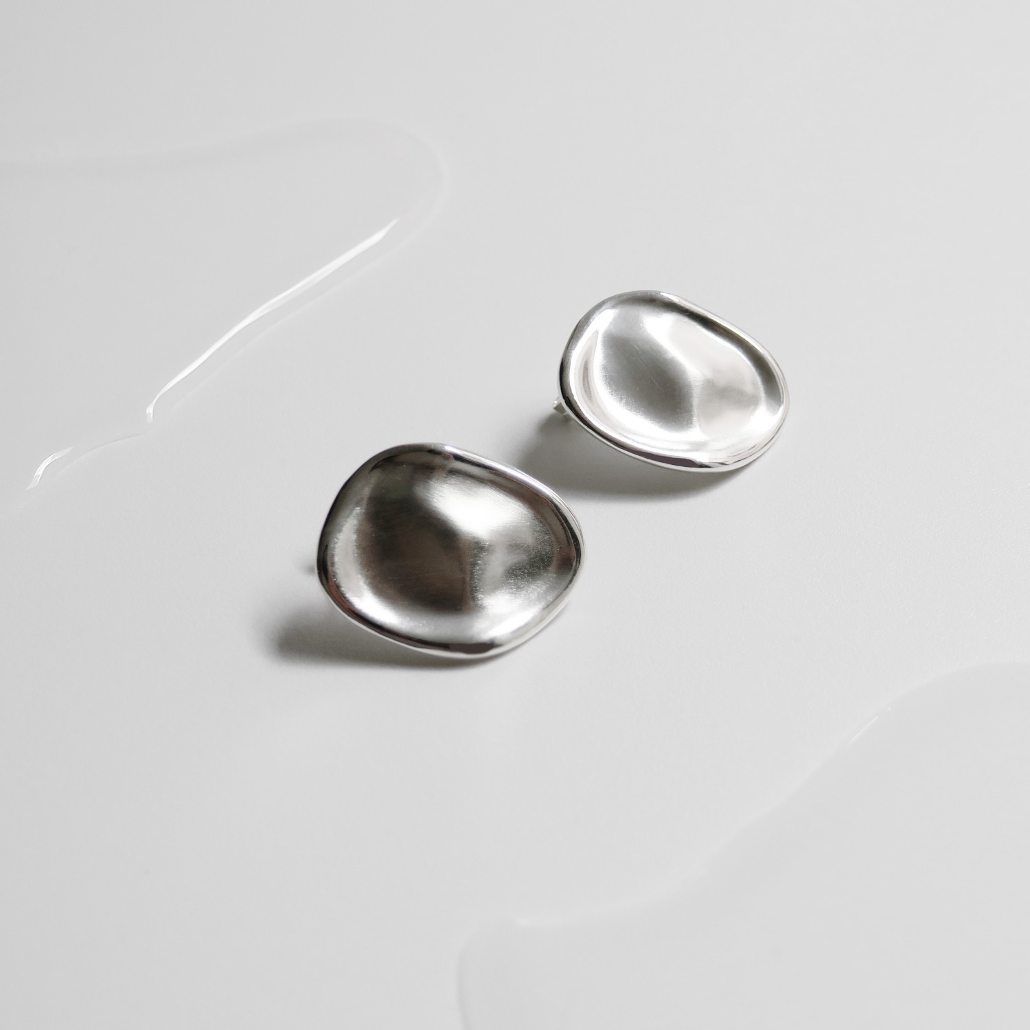PENDIENTES PEQUEÑOS PLATEADOS CALA 2