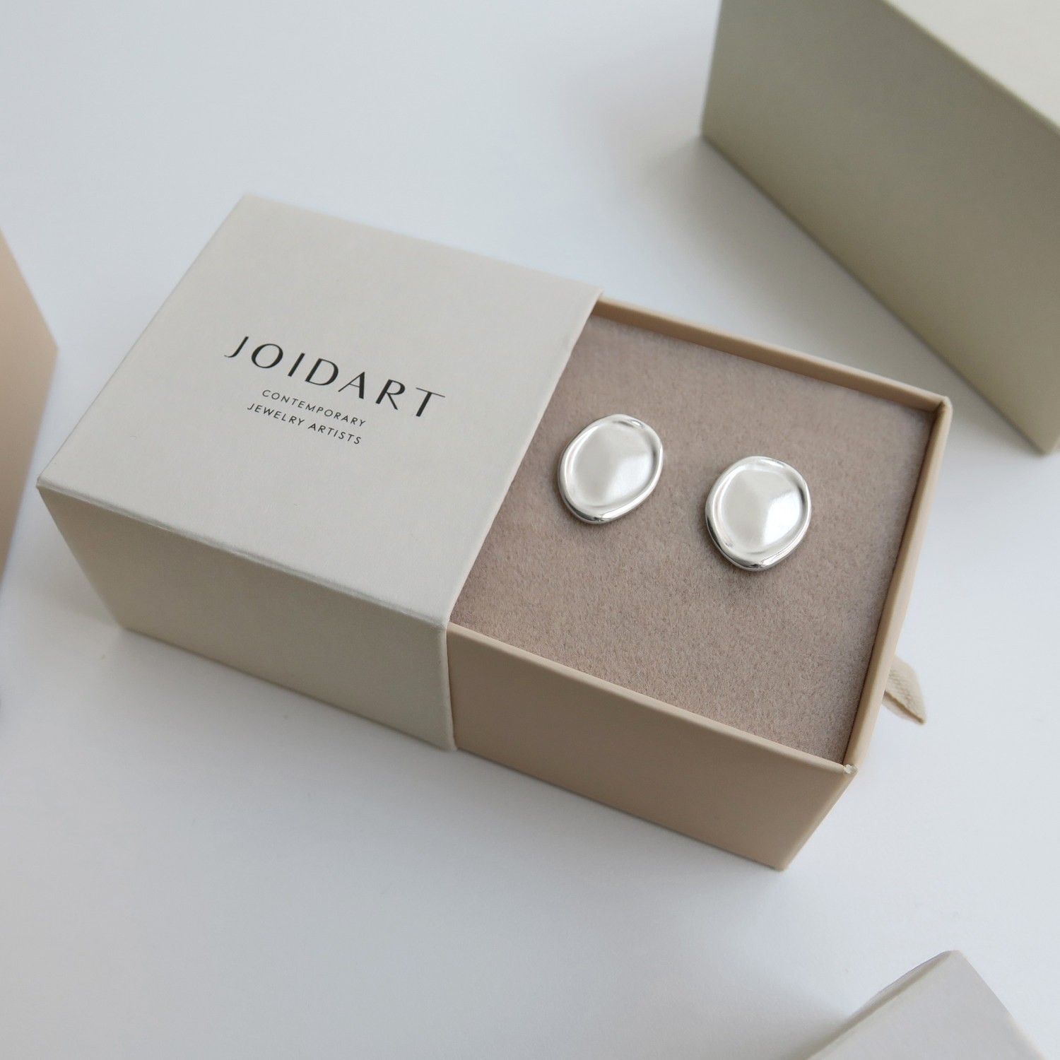 PENDIENTES PEQUEÑOS PLATEADOS CALA 3