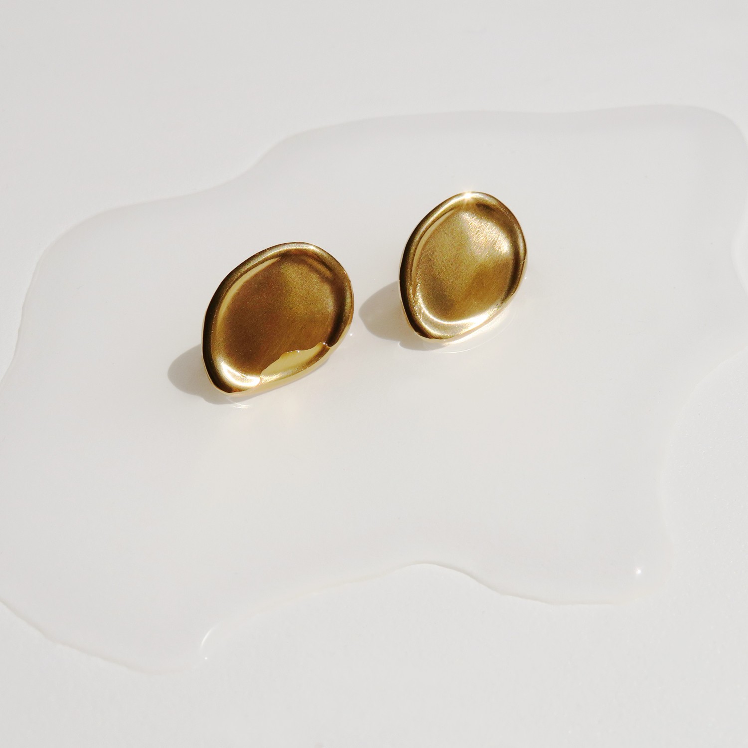PENDIENTES PEQUEÑOS DORADOS CALA 2
