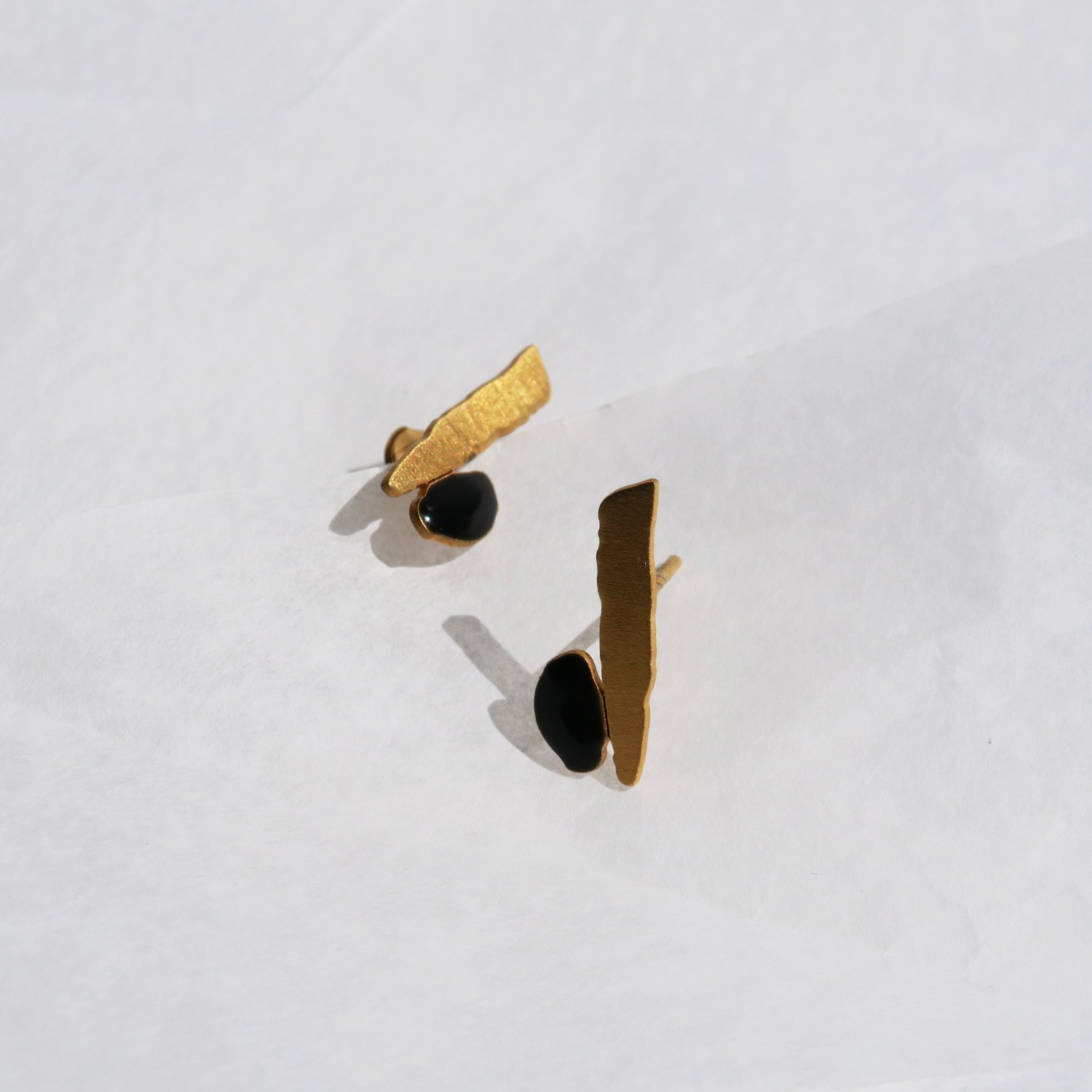 PENDIENTES PEQUEÑOS MIRÓ JEWELRY NEGRO